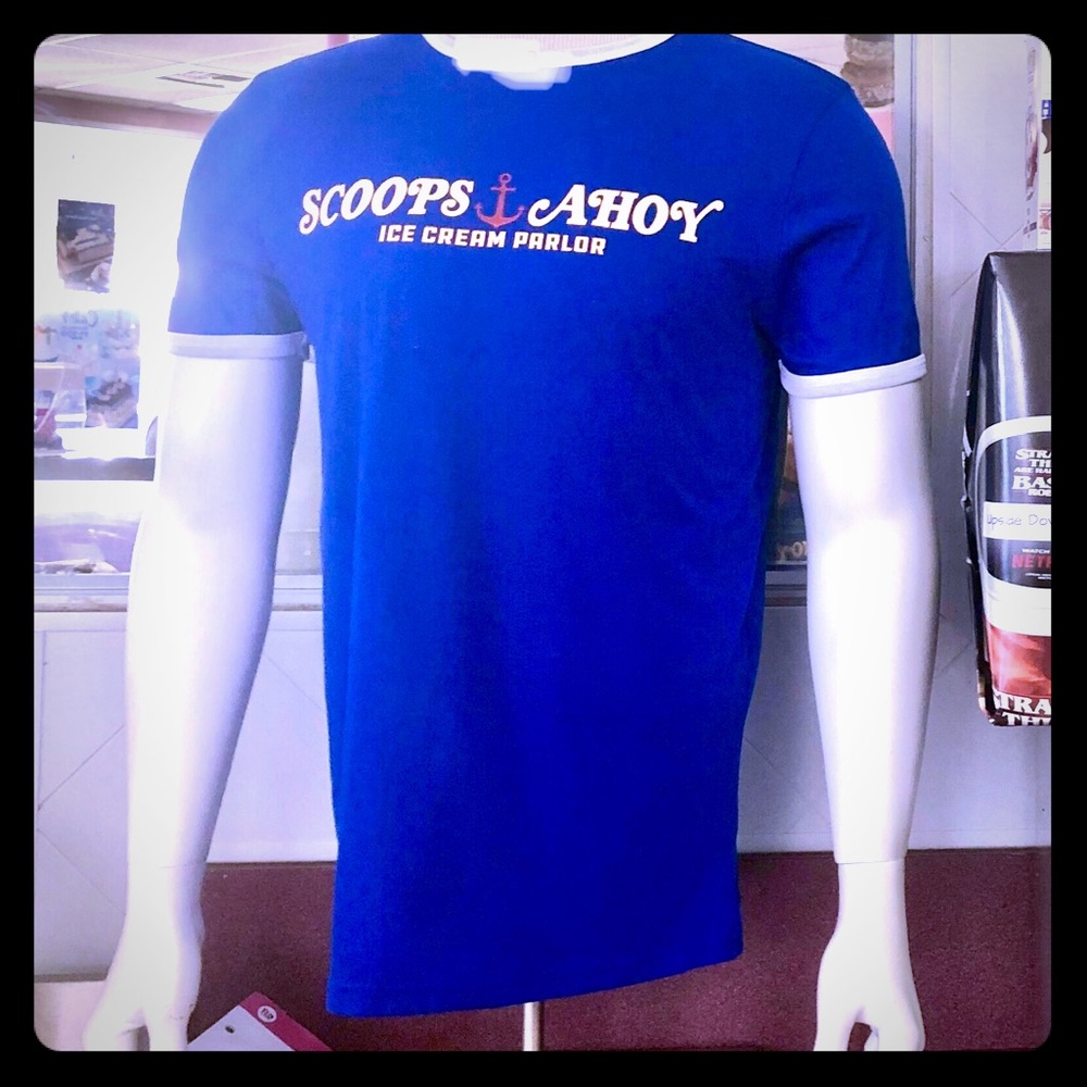 Scoops Ahoy Stranger’s Things T-shirt Size M